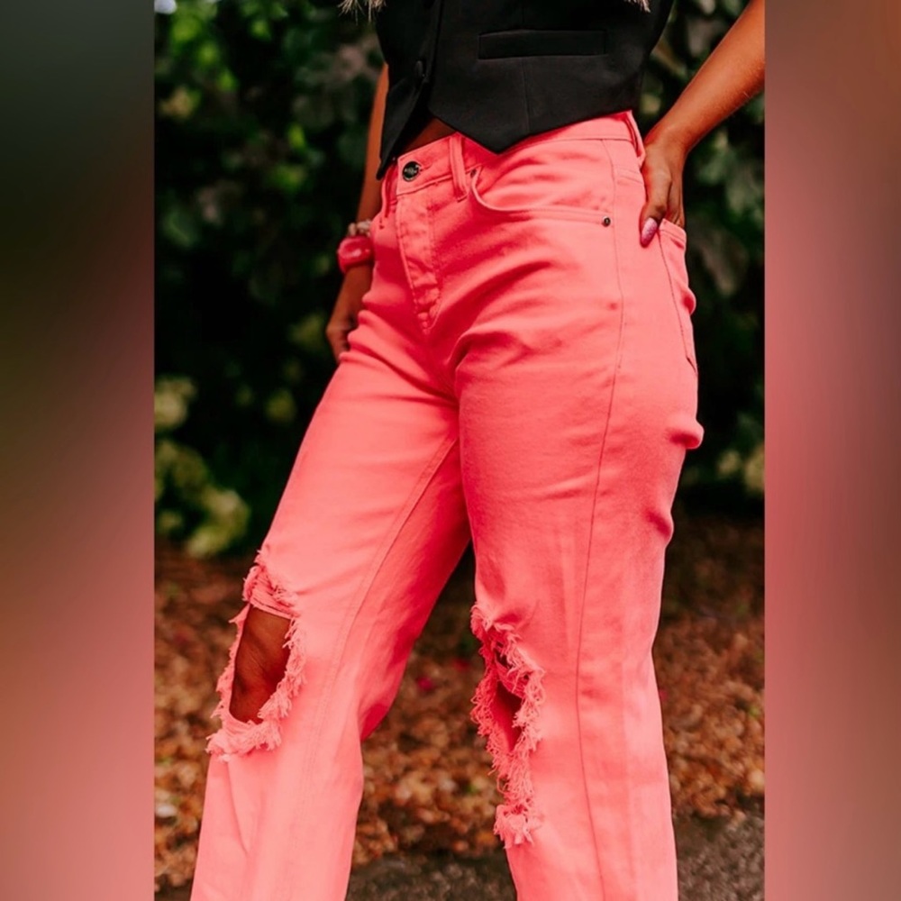 NWT Risen size 11/30 neon coral crop pants